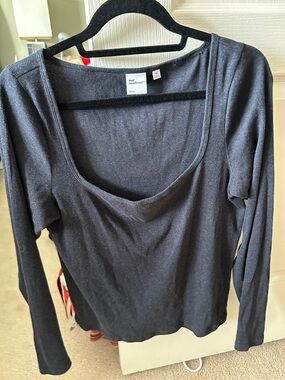 Aritzia TNA Ribbed Scoop Neck Top - Charcoal